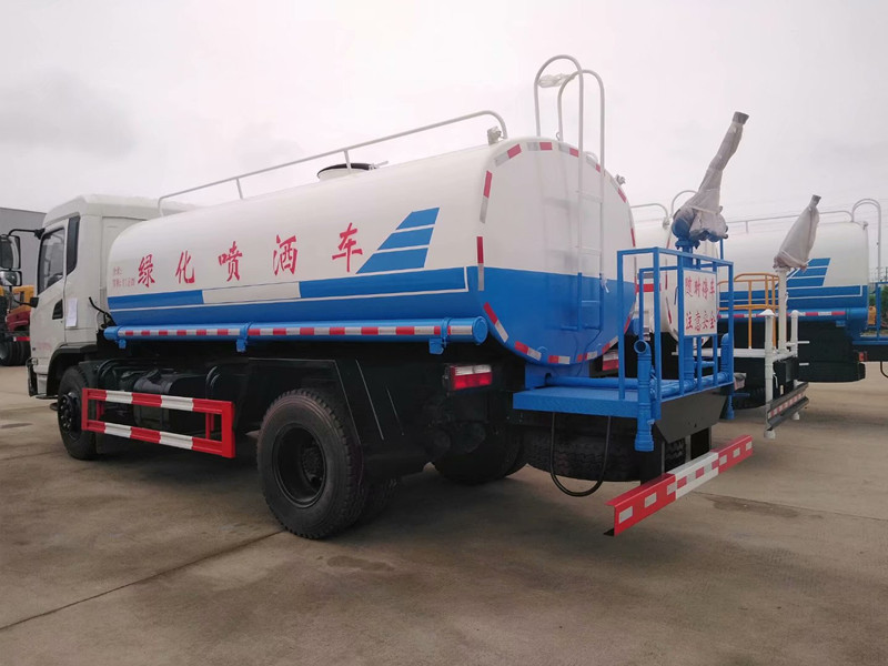 御虎玉柴公路洒水车 性价比之选，东风水车让您放心省心
