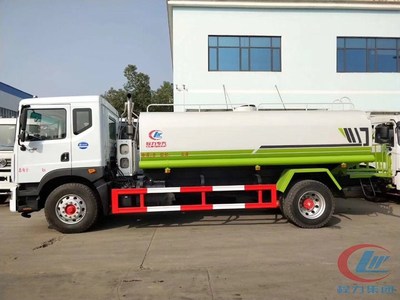 程力专汽东风D9洒水车 国六与国五产品的全方位“较量”